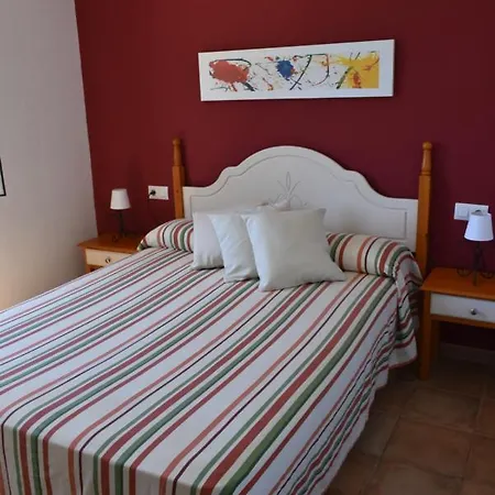 Вилла 3 Bedroom Villa, Pool, 500m To Beach, Cala En Blanes